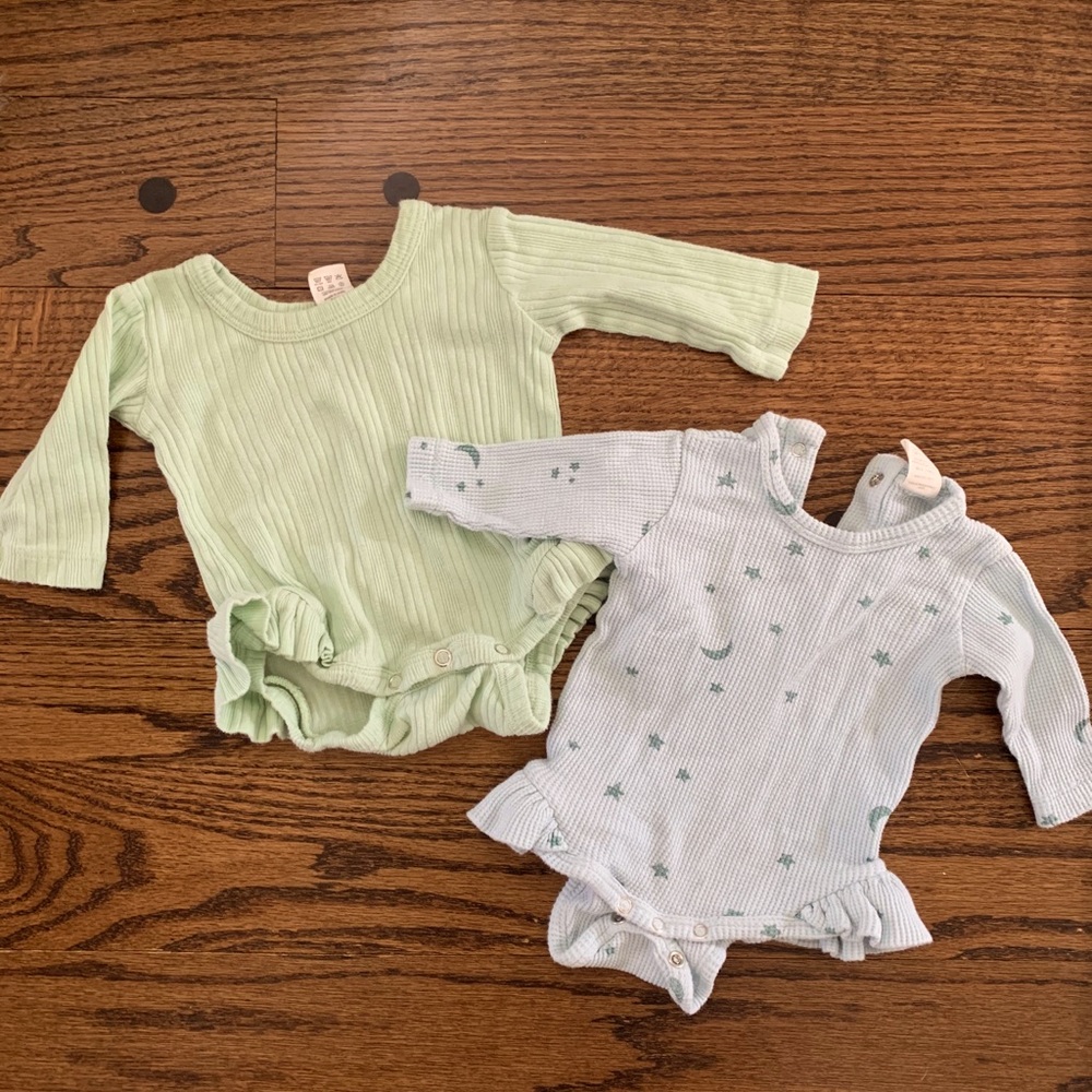 Kate Quinn ruffle onesie bundle